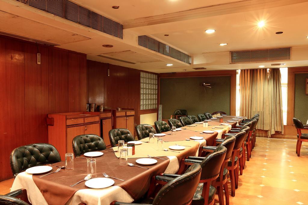 The Circle Club Inn 加尔各答 外观 照片