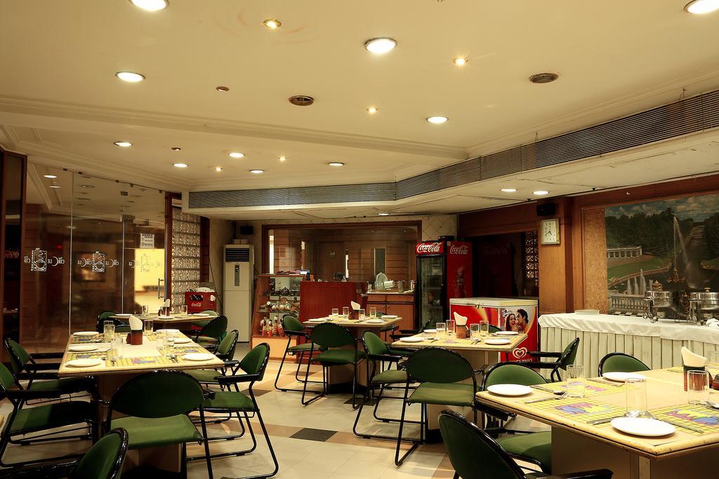 The Circle Club Inn 加尔各答 外观 照片