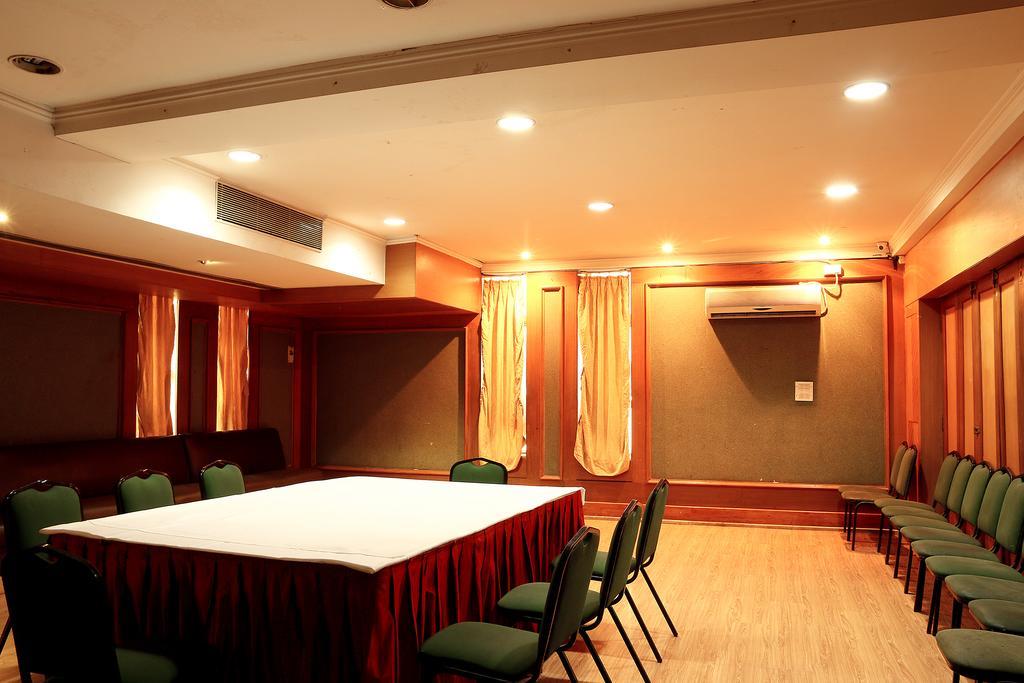 The Circle Club Inn 加尔各答 外观 照片